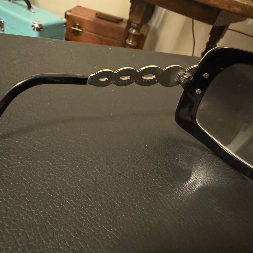 Versace 4070b Black and White Glasses with Sophisticated Wrap-Around Design - Picture 6 of 7